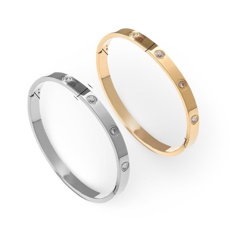 Stella Bangle